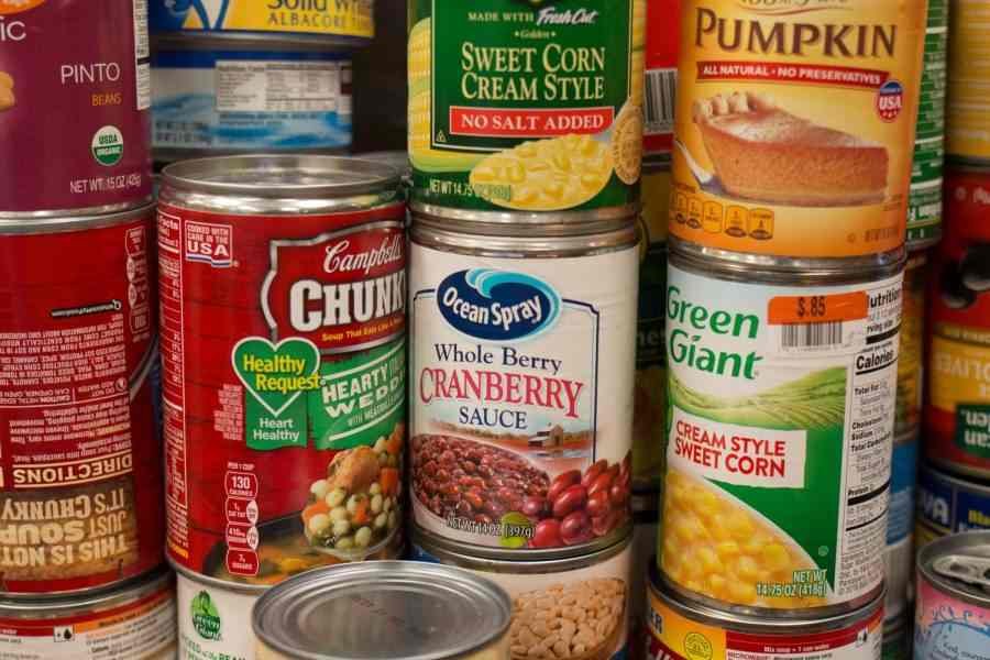 1670466040-1666660784-food-drive12-900x600-compressed.jpg